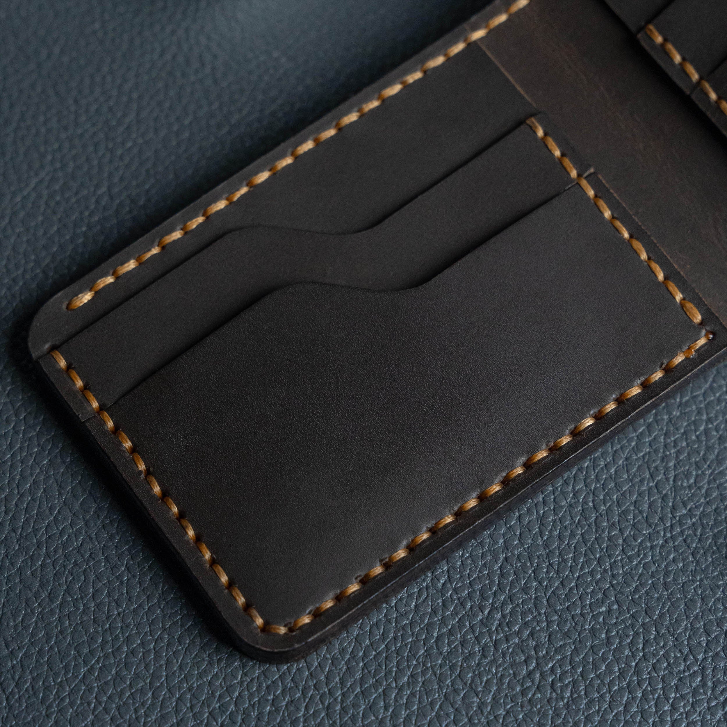 Traditional Bifold Men Wallet