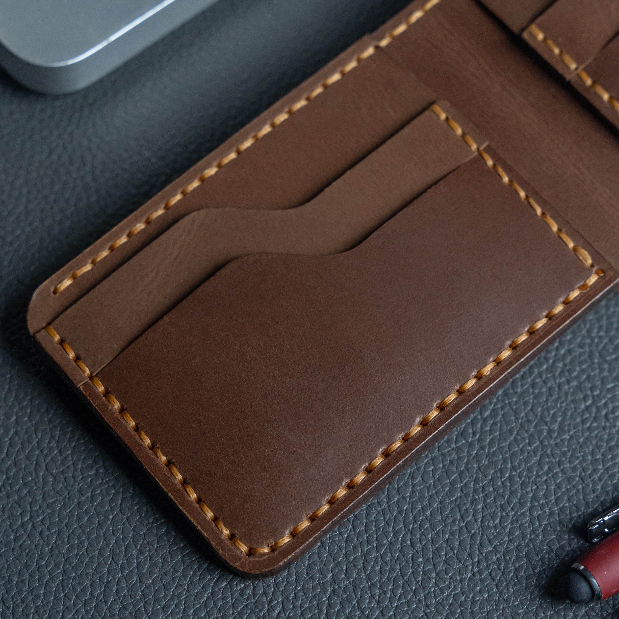 Traditional Bifold Men Wallet